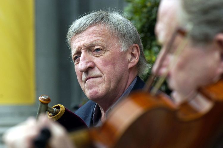 Chieftains' founder Paddy Moloney dead at 83