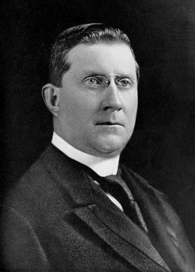 Tammany’s ‘spectacle and service’