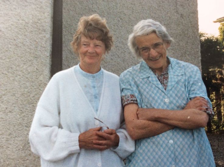 New Neighbors in Laragh Lane