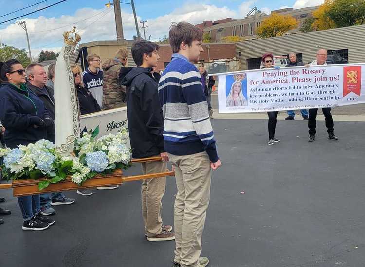 ‘Rosary Rally’ in the public square