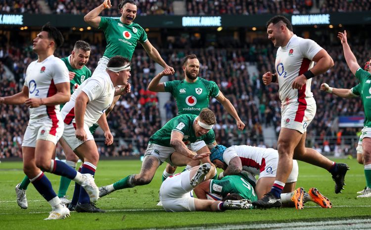 Ireland on cusp of Triple Crown after Twickenham win