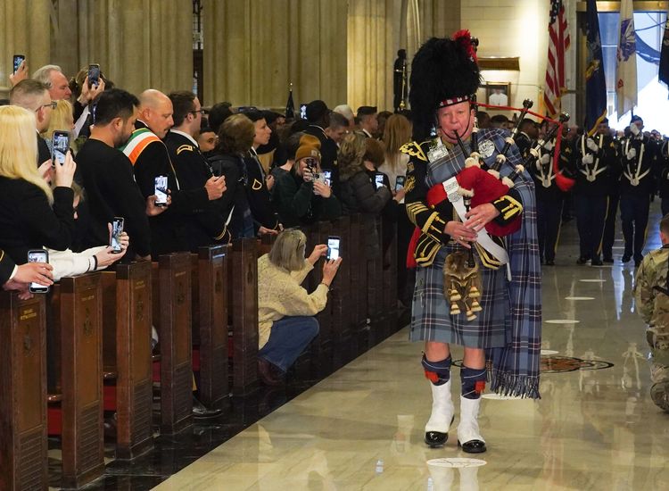 Parade Blames Premature Barriers for Tail-End Mess