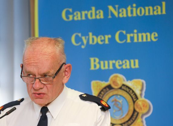 Gang Linked 600 Barred From U.S.