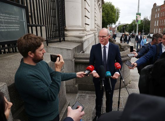 12 Minute Phone Call Defines a Deepening Divide 