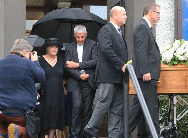 David Trimble Lauded at Funeral Service