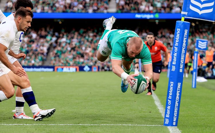 Earls ends illustrious career