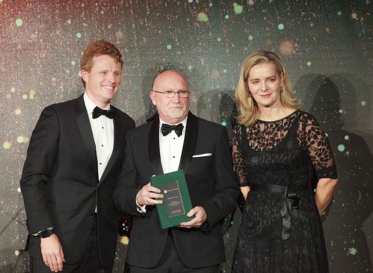 Rev Bill Shaw receives Irish Funds Humanitarian Award in Boston