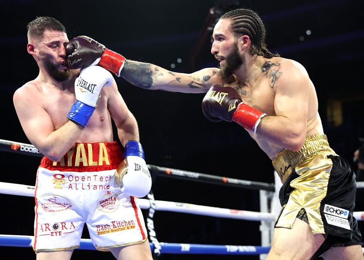 Ali Walsh makes it 8/8 in Arizona