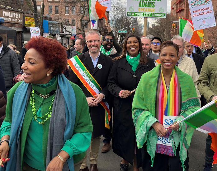 Minister joins Sunnyside parade