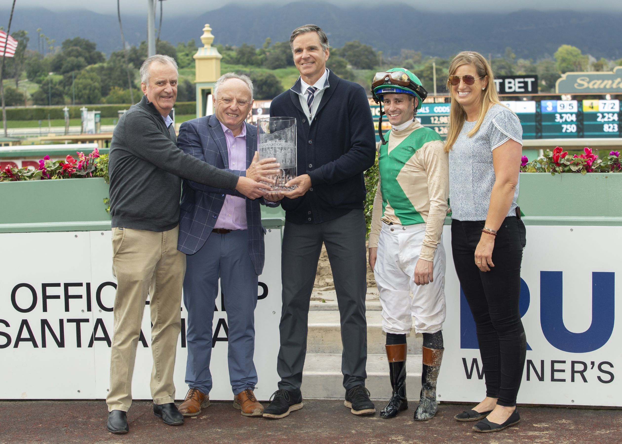 Regan  wade trophy beholder mile by benoit photography