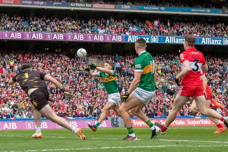Late rally puts Kerry over semi line, will meet Dublin July 30