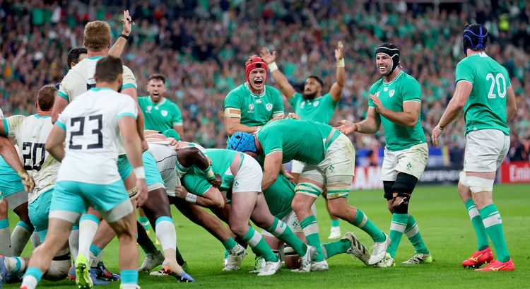Irish prevail in titanic 'Boks battle