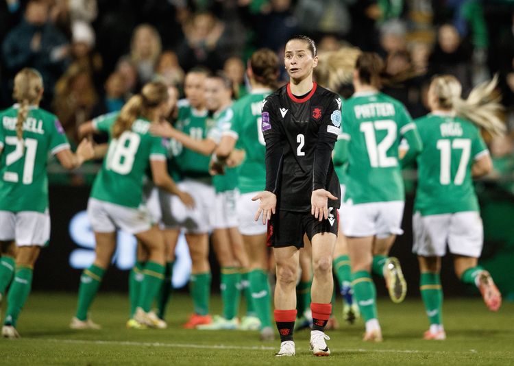 Ireland win with ease, face Wales in final playoff