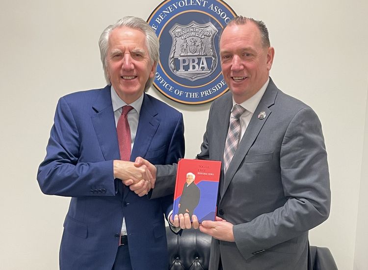  PBA Union Chief Pat Hendry with Roots in Monaghan, Kerry Welcomes Irish Echo to HQ