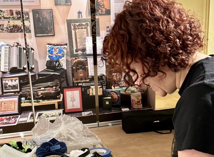 San Fran Irish and Historical Soc link arms for Leap Day dance expo