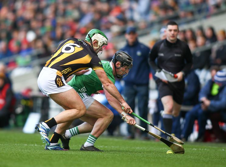 Cats take champs, raise doubts about 5-in-row 