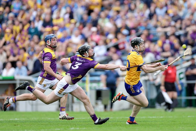 Clare, Cork ease their way into hurling semifinals