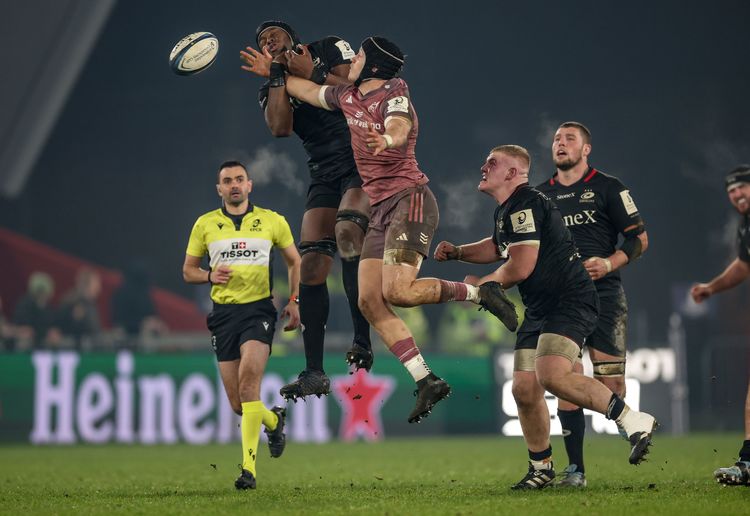 Munster overcome slick Saracens in 2nd half