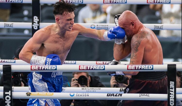 Donovan wins by KO in 1st