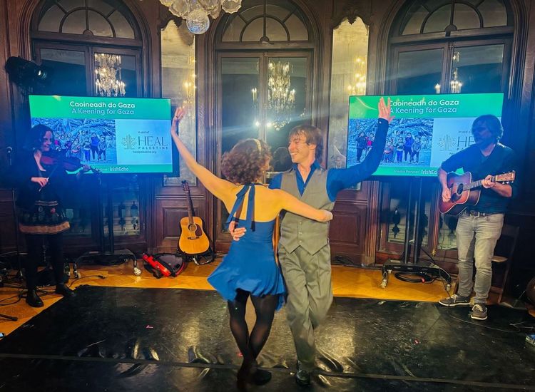 WATCH: Irish-American artists show solidarity with Gaza child victims