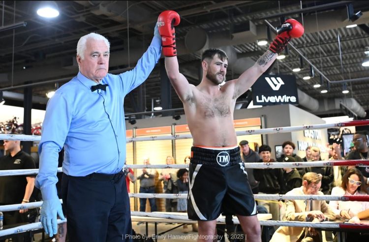 Myers has easy win in Revere