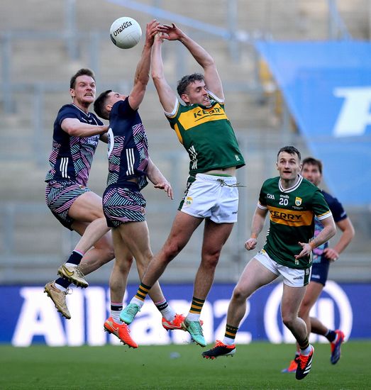Kerry prevail in lackluster final