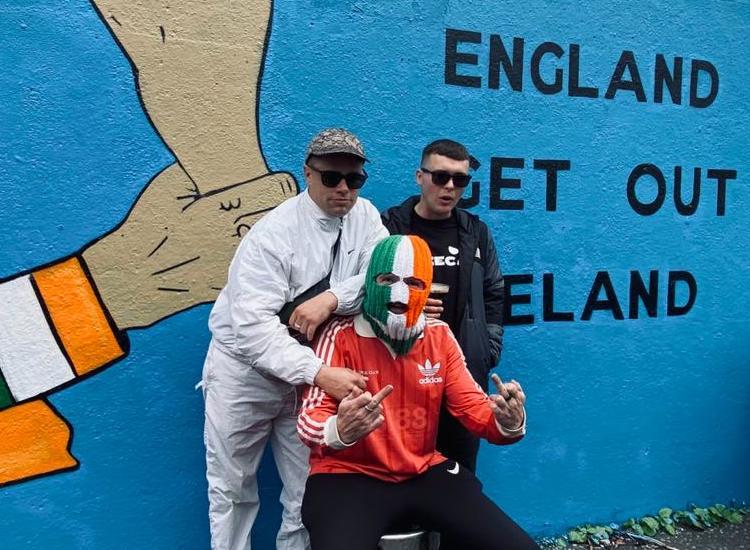 Kneecap Apologise, Hit Out