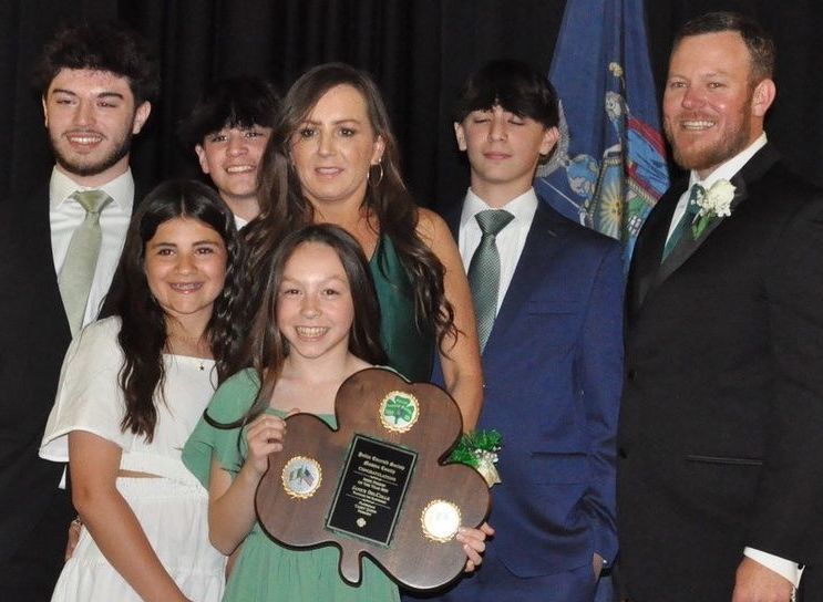 Nassau County Emeralds gather for installation dinner, salute heroes