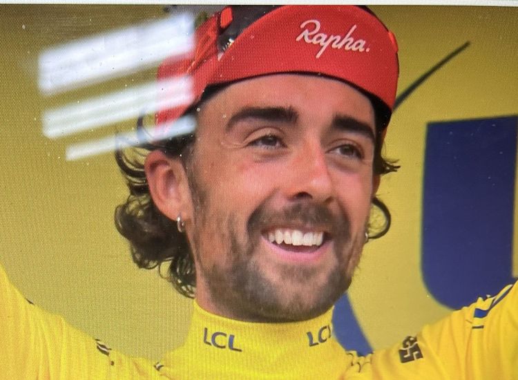 Ireland's Healy Dons Yellow Jersey