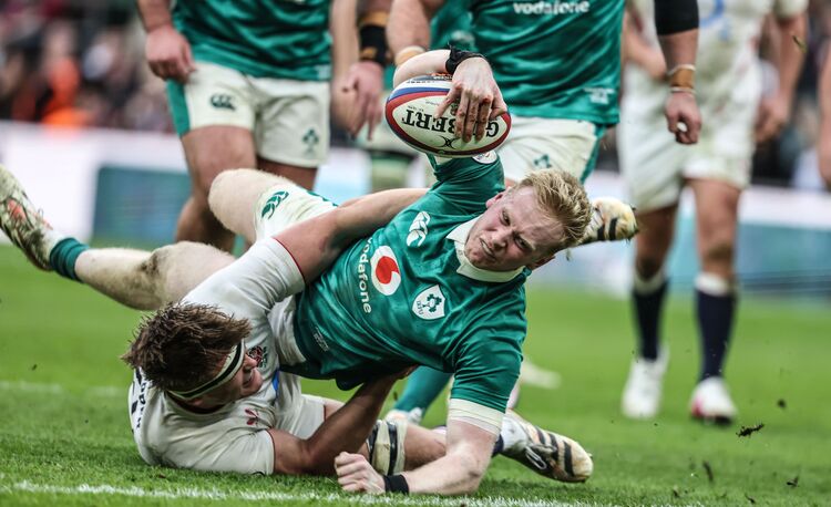 Reinvented Ireland demolish England at Twickenham