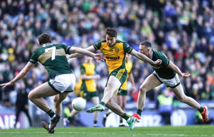 Kerry kick off quest for 40th 
