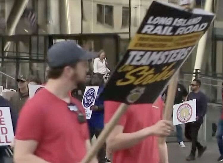 As Long Island Rail Road strike bites, Samuelsen blasts Governor, rejects efforts to have TWU members 'undermine action'