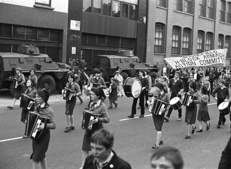 Can a nation tearing itself apart learn from Ireland's peacemakers?