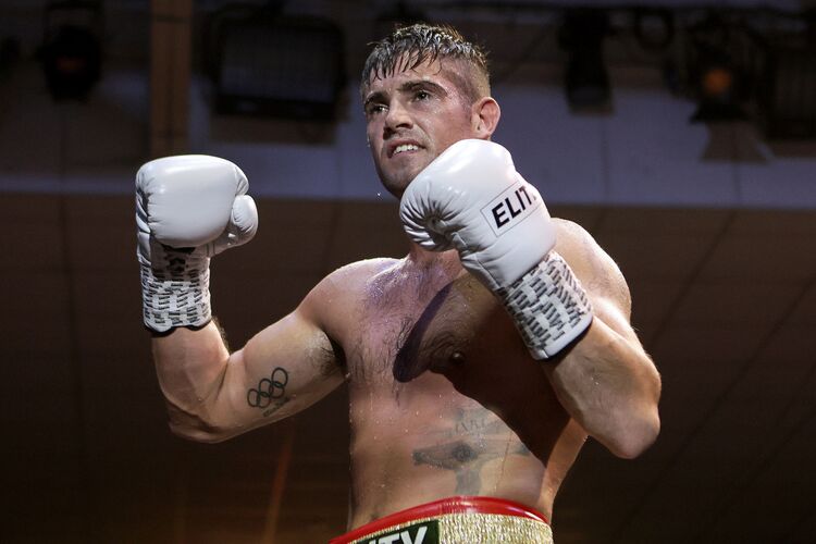 Ward, Coyle added to 3Arena card