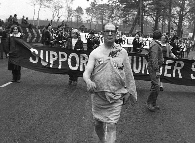 Gerry Adams: County Mayo pays tribute to the hunger strikers