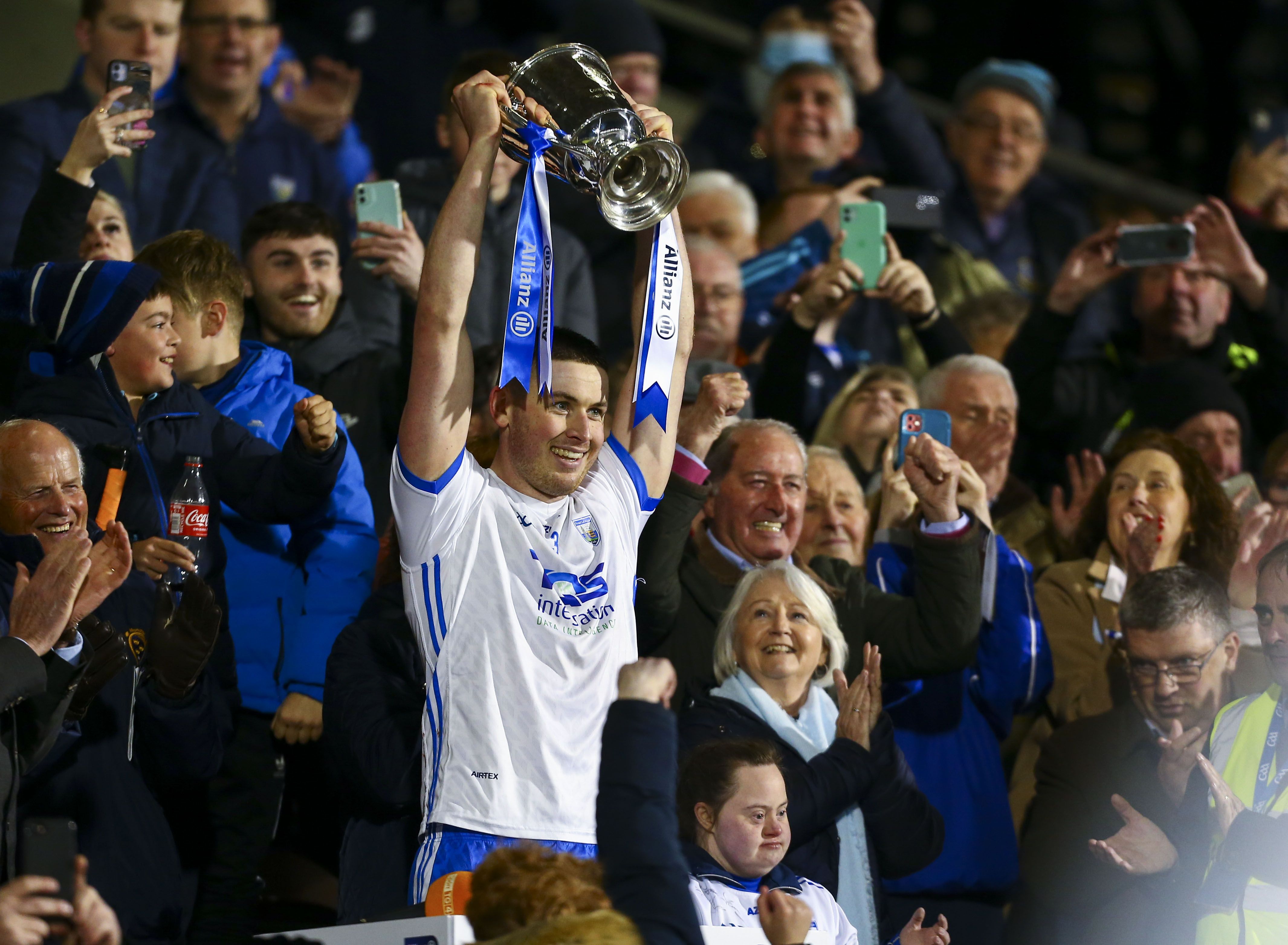 Waterford's Conor Prunty lifts the league trophy. INPHO/KEN SUTTON
