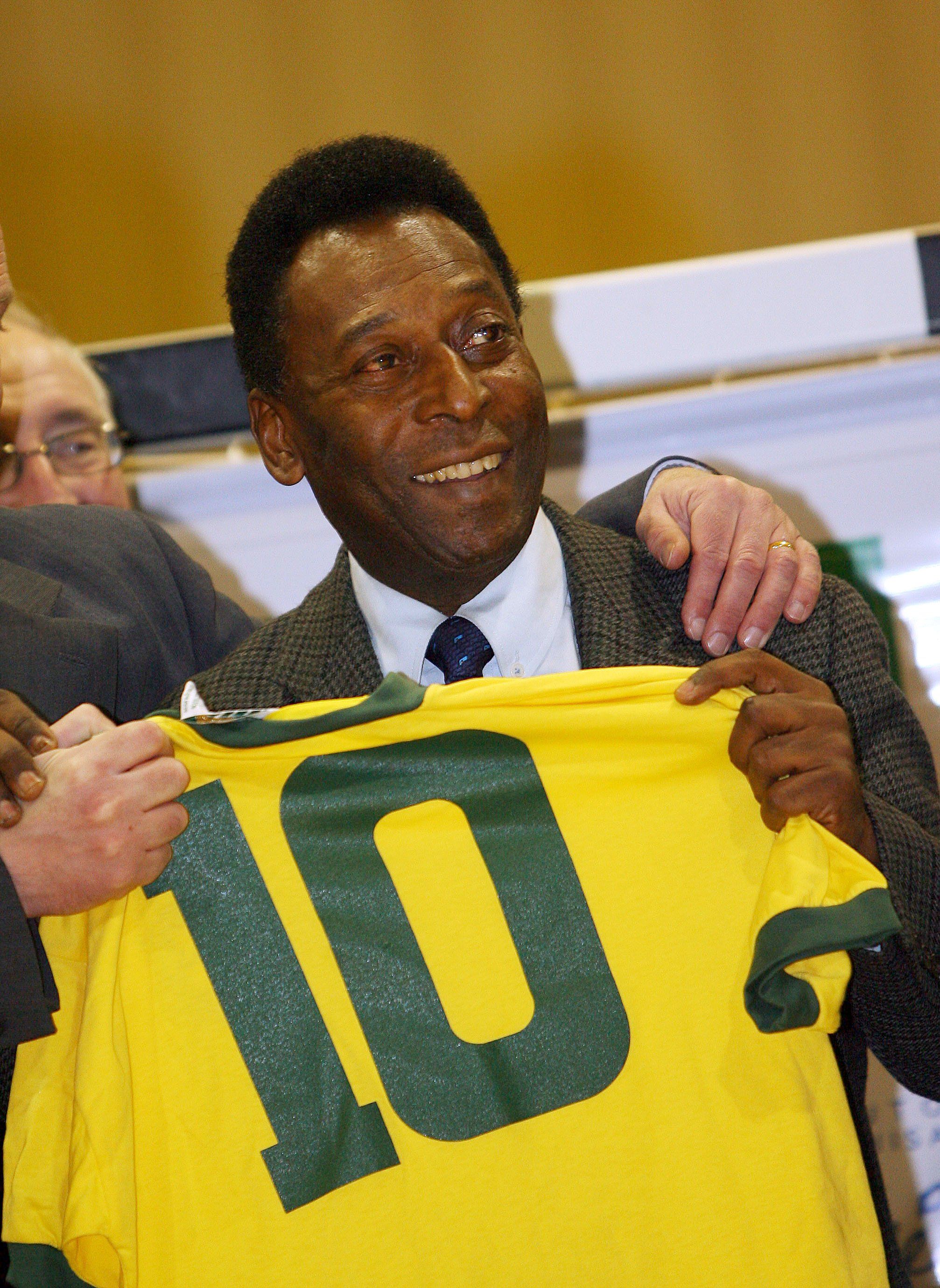 Pelé during his November 2009 visit to Dublin. INPHO/CATHAL NOONAN