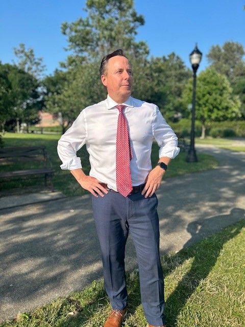 "I DON'T SEE MYSELF AS A POLITICIAN": Des Lyons