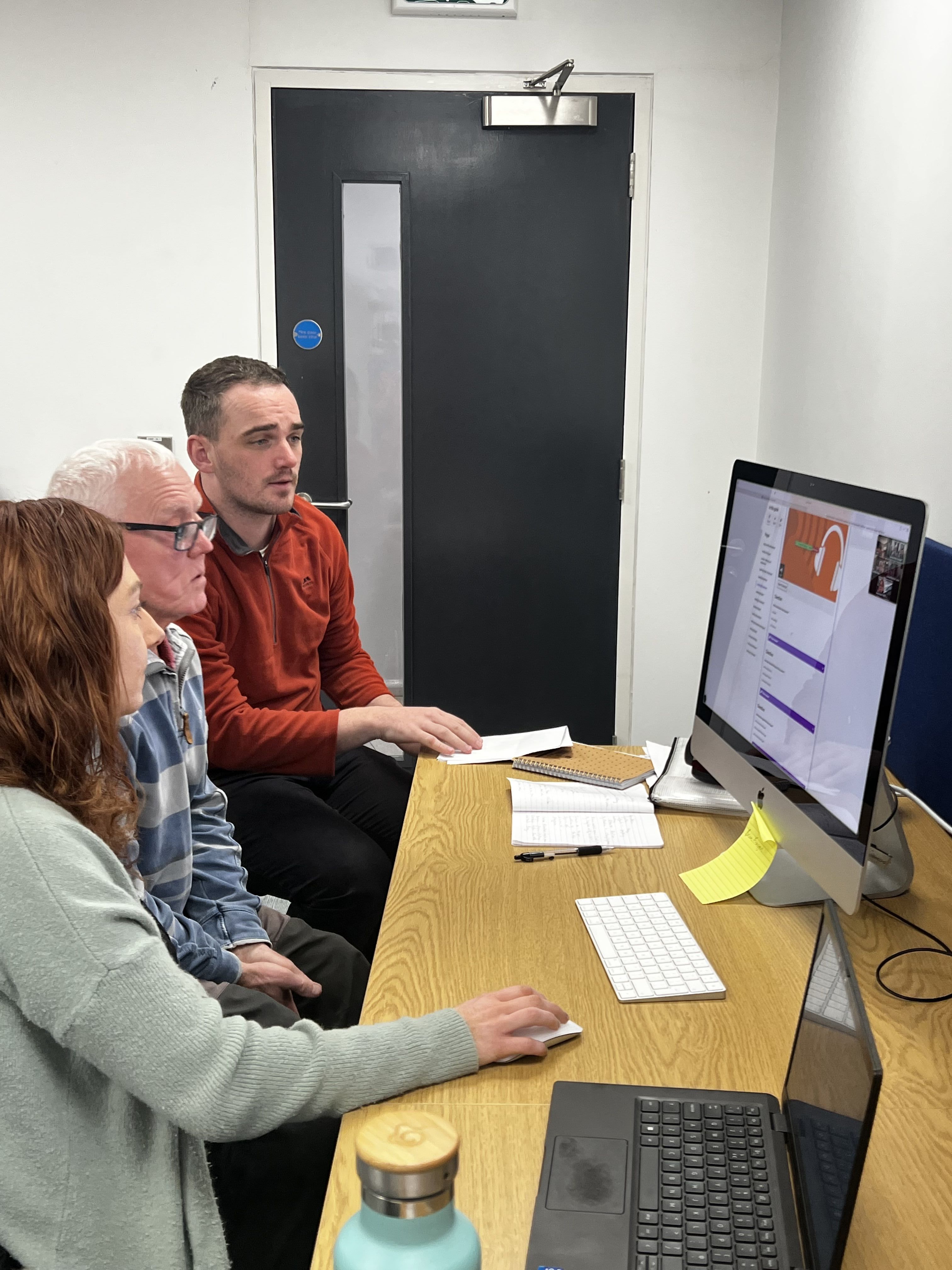TRANSATLANTIC TEAMWORK: Séamus Mac Eochaidh with students on the new Gaeilge portal