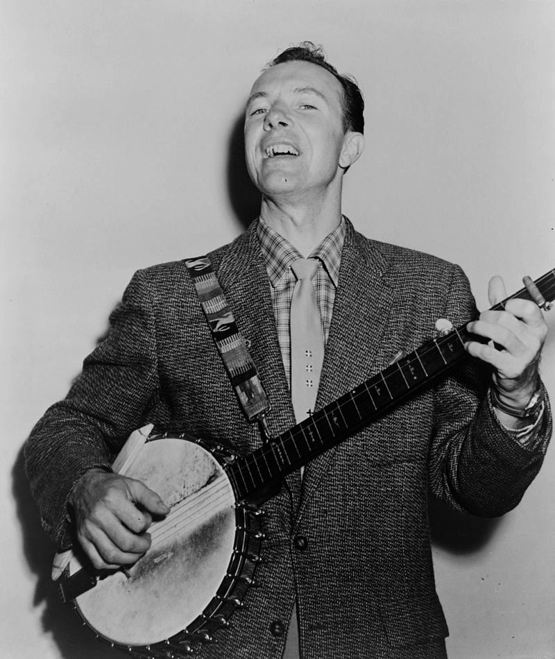Pete Seeger. Library of Congress photo collection.