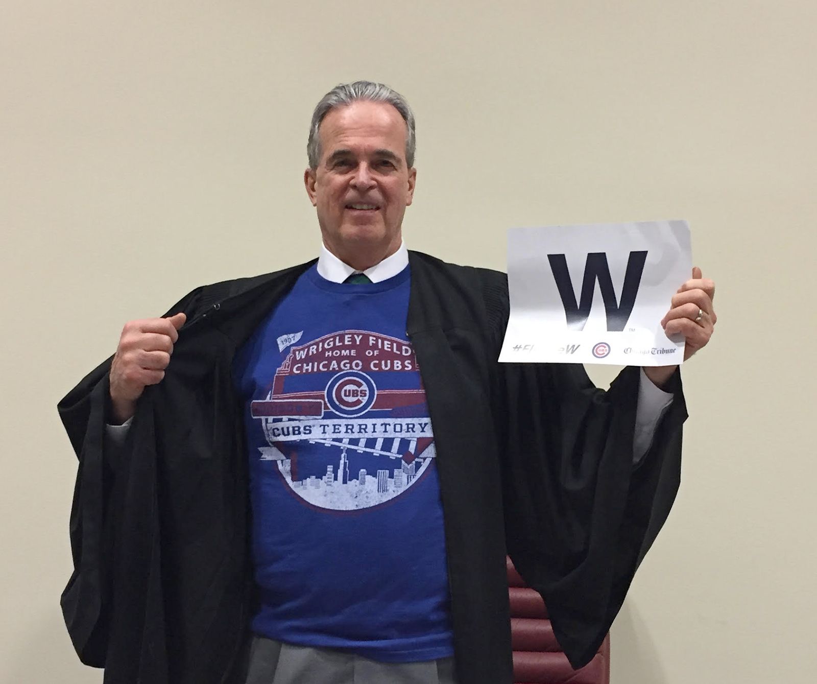 Cub fan Judge Bill
