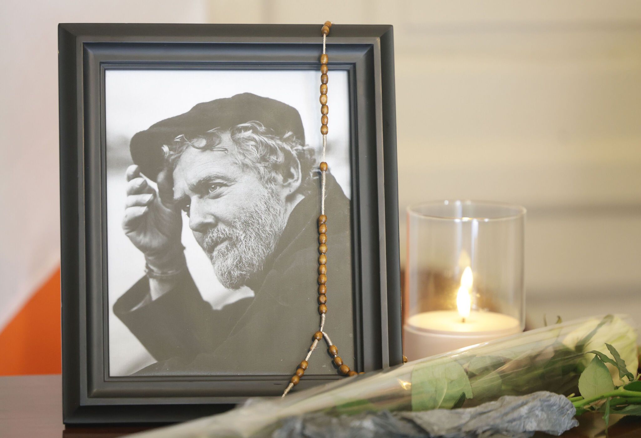 A moment for sadness. A photo of Glen Hansard in Dublin's Mansion House where a book of condolence was signed by many. Photo by Leah Farrell/RollingNews.ie.